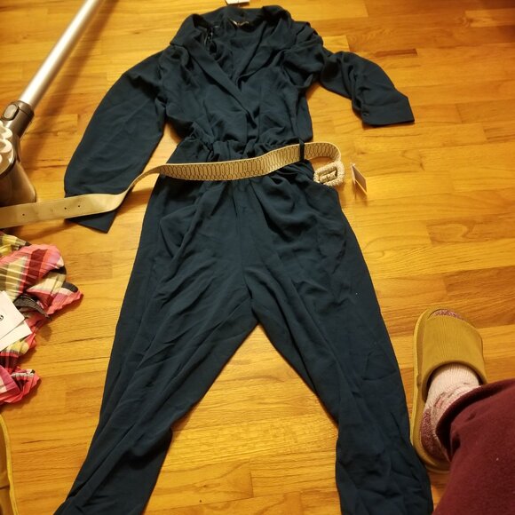 New with tag Zara jumpsuit green with belt. &Free top - Picture 2 of 3